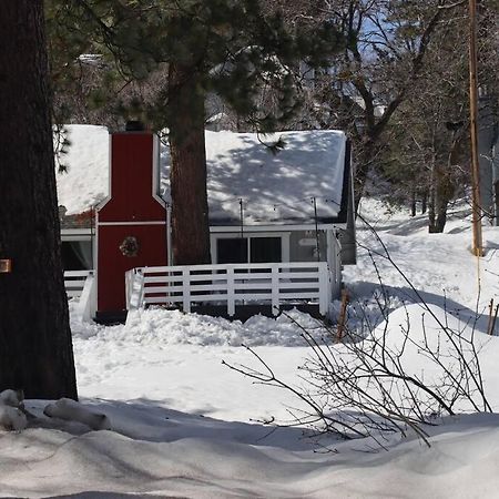 Cheerful 2-Bedroom Cabin With Indoor Fireplace Running Springs Exterior photo