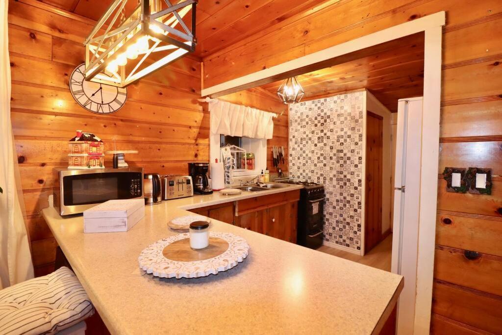 Cheerful 2-Bedroom Cabin With Indoor Fireplace Running Springs Exterior photo