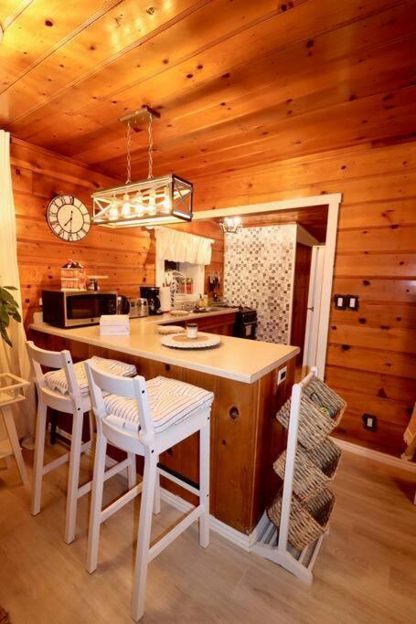 Cheerful 2-Bedroom Cabin With Indoor Fireplace Running Springs Exterior photo