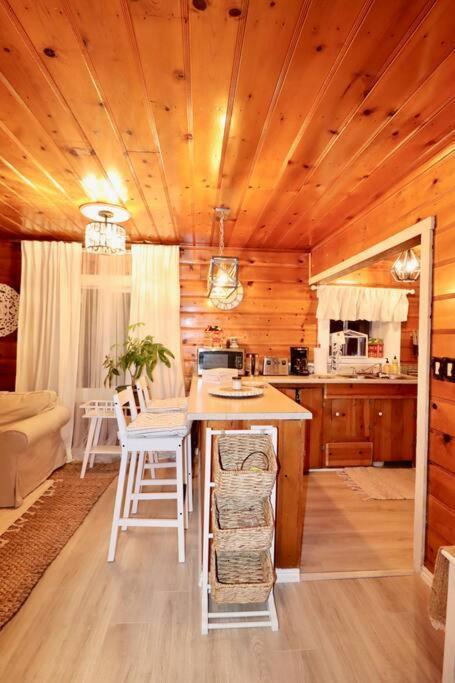 Cheerful 2-Bedroom Cabin With Indoor Fireplace Running Springs Exterior photo